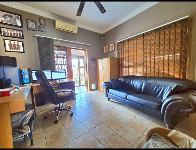 7 BEDROOM HOUSE FOR SALE IN DALVIEW